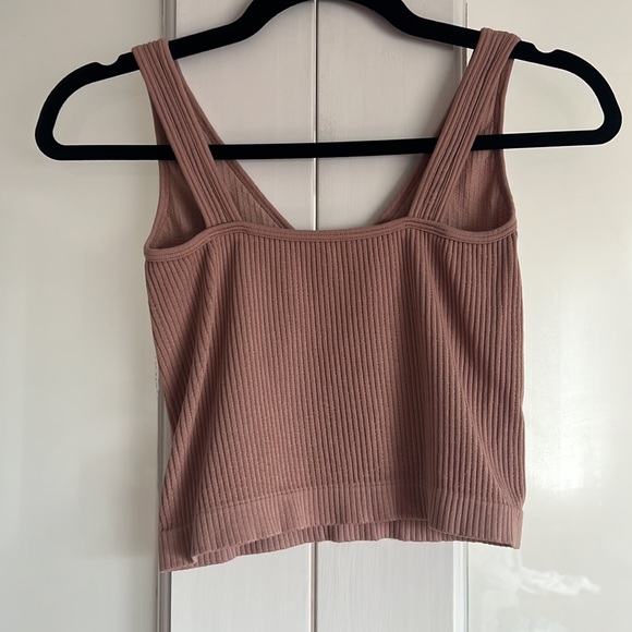 Stretchy ribbed tank top - Picture 2 of 3